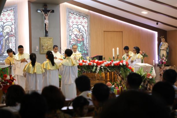 pelayan liturgi-ok